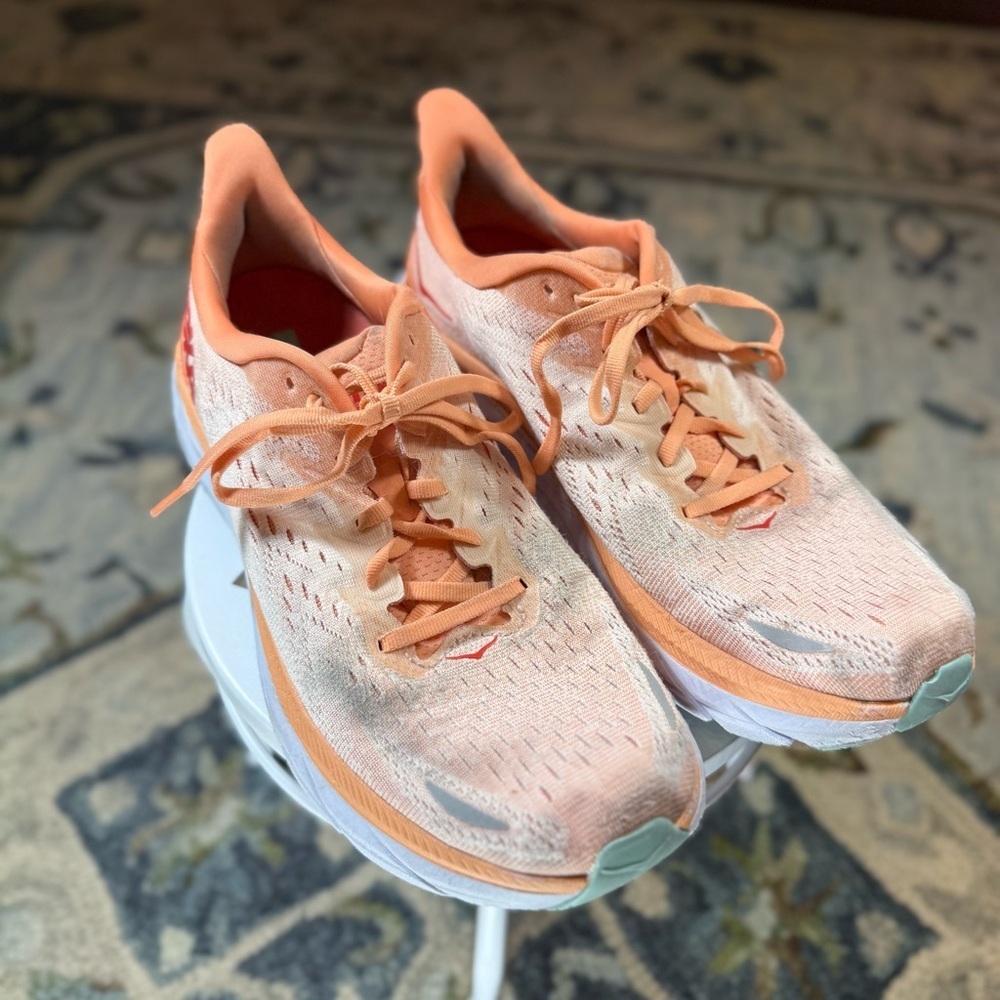 HOKA Clifton 8‎ Women's Running Walking Peach Orange Size 9.5B Comfort